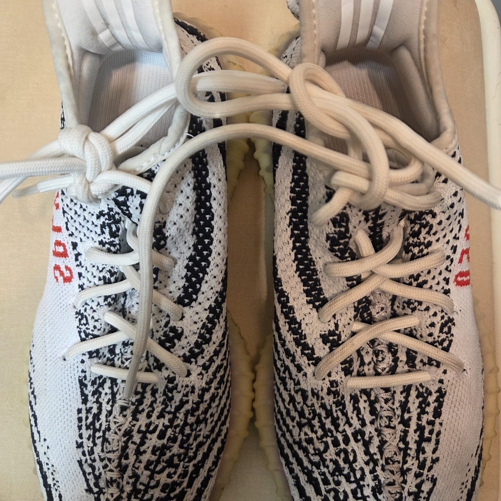 Adidas Yeezy Boost 350 V2 Zebra Sneakers. Worn A Few Times Size 6.5